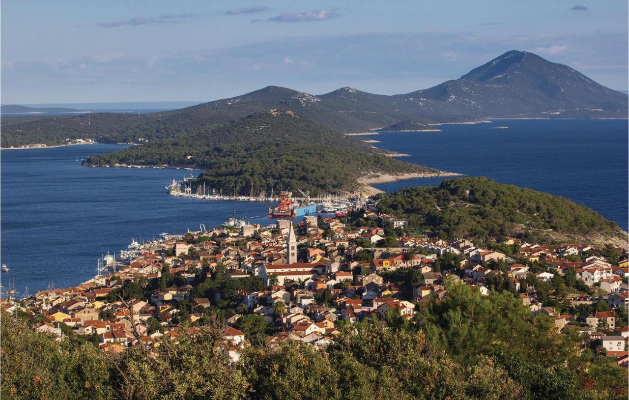 Lovely Apartment In Mali Losinj With Kitchen 외부 사진