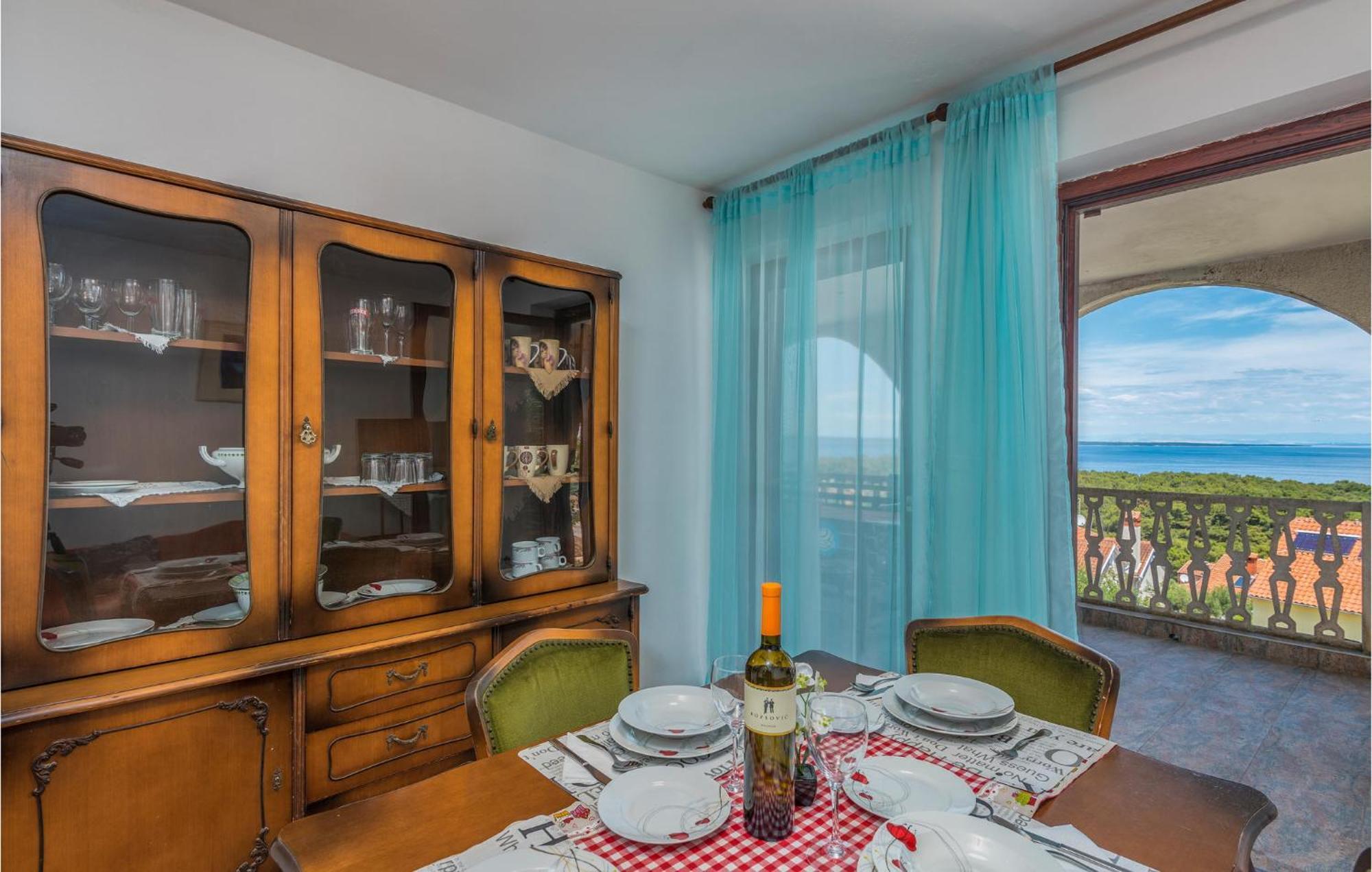 Lovely Apartment In Mali Losinj With Kitchen 외부 사진